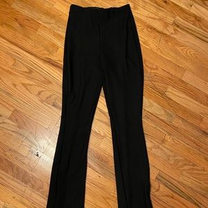 Black stretch pant with zipper